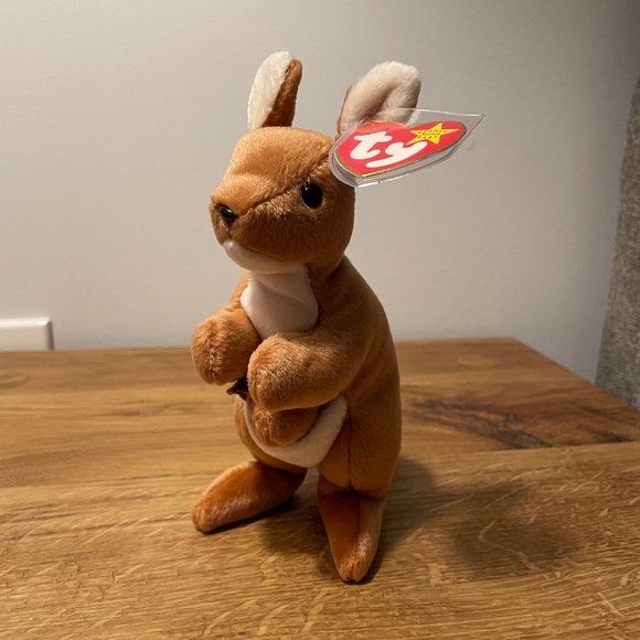 Ty Beanie Babies Pouch Kangaroo and Baby Brown 1996 – New Tag Protector VINTAGE - Picture 1 of 10